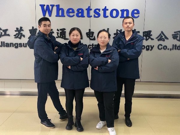 寒冬暖人心—江蘇惠斯通發(fā)放新工作服